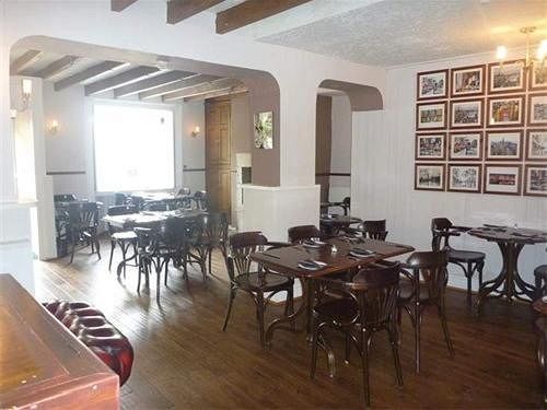 Forresters Bar & French Restaurant With 3*